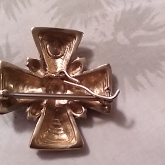 St John Brooch - Picture 2 of 4